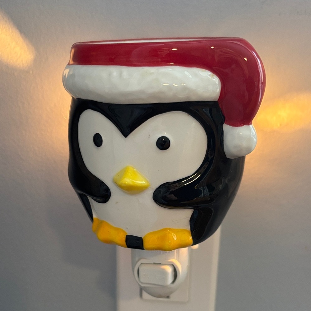 Scentsy RETIRED Baby Tux Penguin Christmas Santa Hat Plug In Warmer